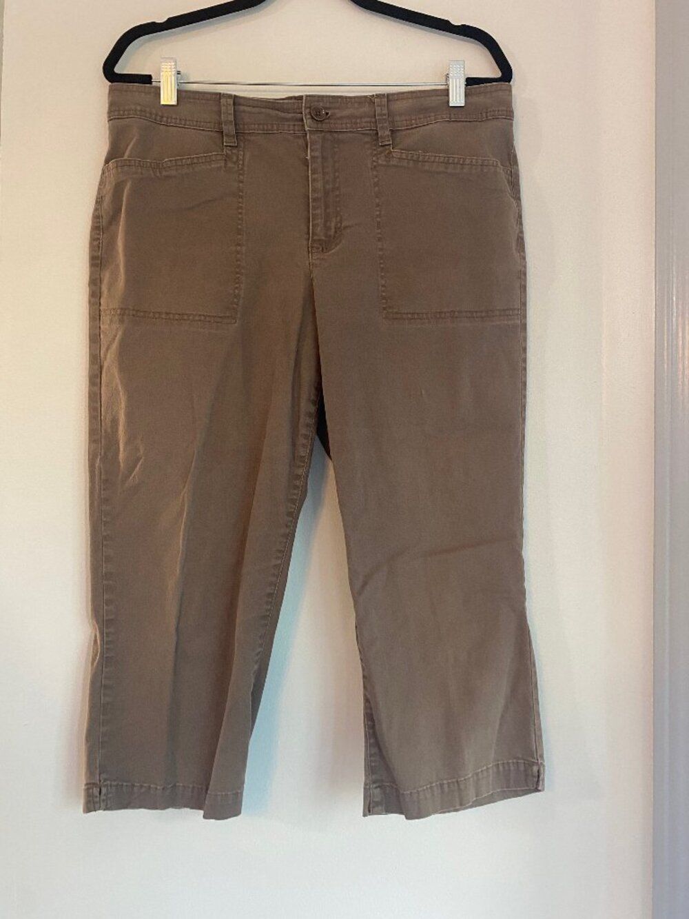 Gloria Vanderbilt Khaki Crop Pants